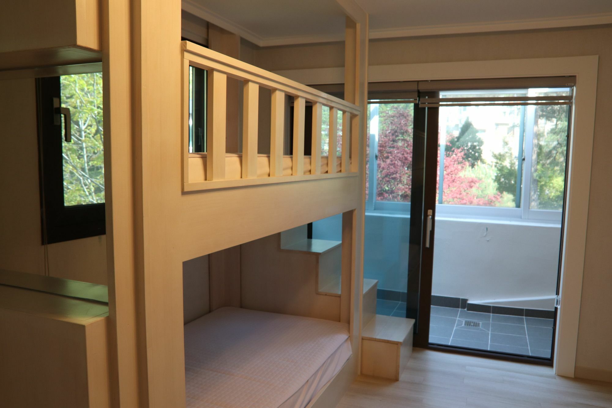 Everlast Guesthouse Йонгин Экстерьер фото